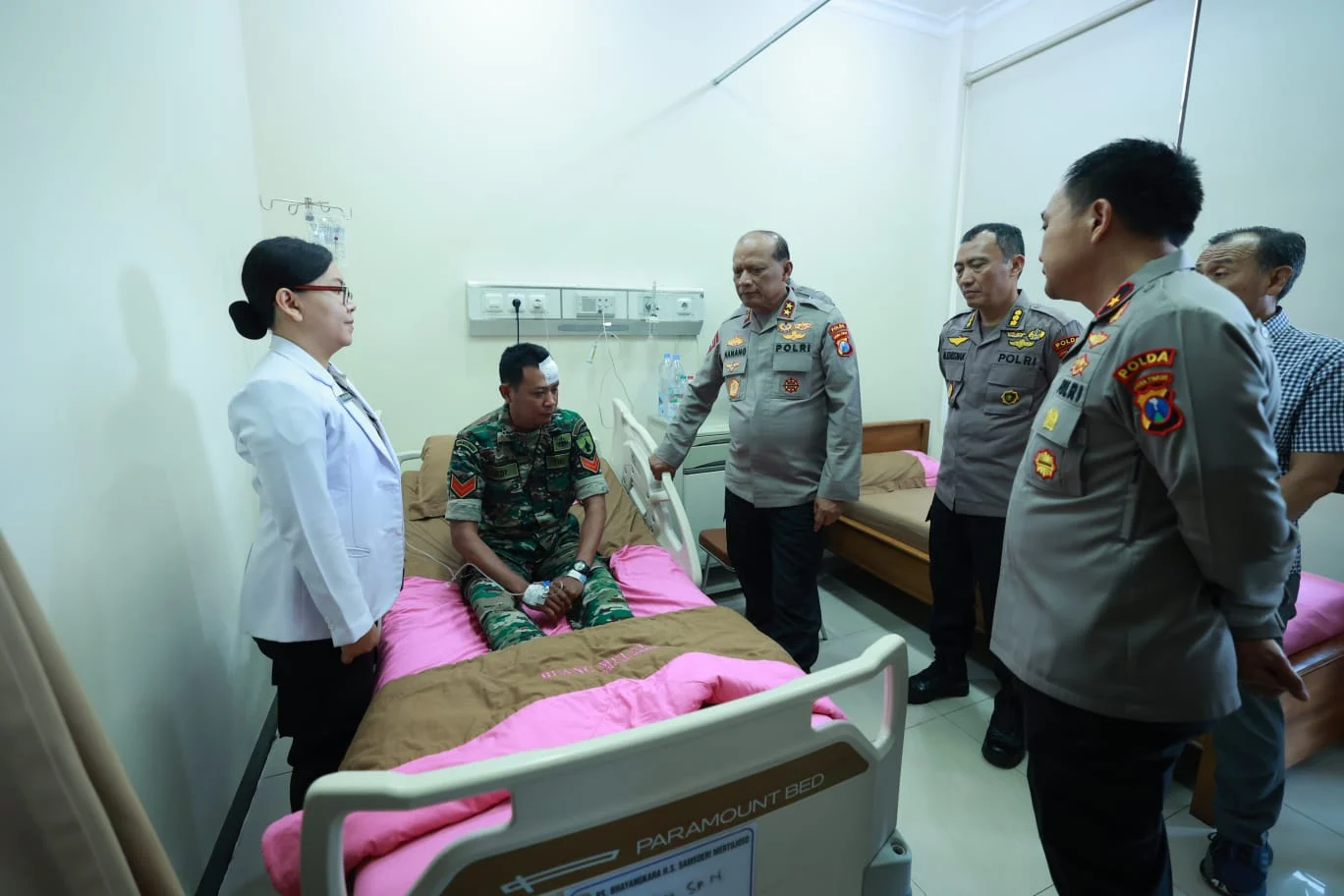 Satu Personel TNI Terluka saat Amankan Aksi Ribuan PSHT di Surabaya