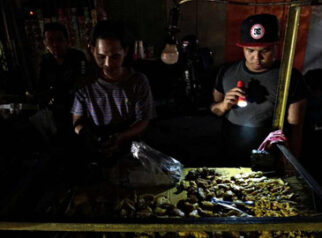 Sejumlah Wilayah Jakarta-Tangsel Mati Listrik, PLN Belum Beri Keterangan
