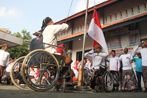 Semangat Penyandang Disabilitas dan ODGJ Kibarkan Merah Putih di Kudus