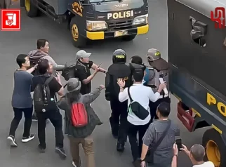 Septialina, Negosiator Mahasiswi yang Membuka Blokade Polisi di Aksi Semarang