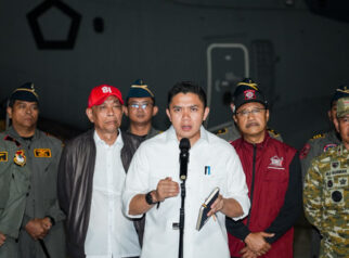 Seskab Teddy Instruksikan Pengiriman Bantuan Tambahan ke NTT dan Kalimantan