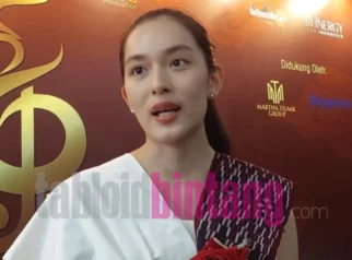 Shanna Shannon Terharu dengan Sambutan Warga Surabaya di Spesial Screening Film Dan Bandung