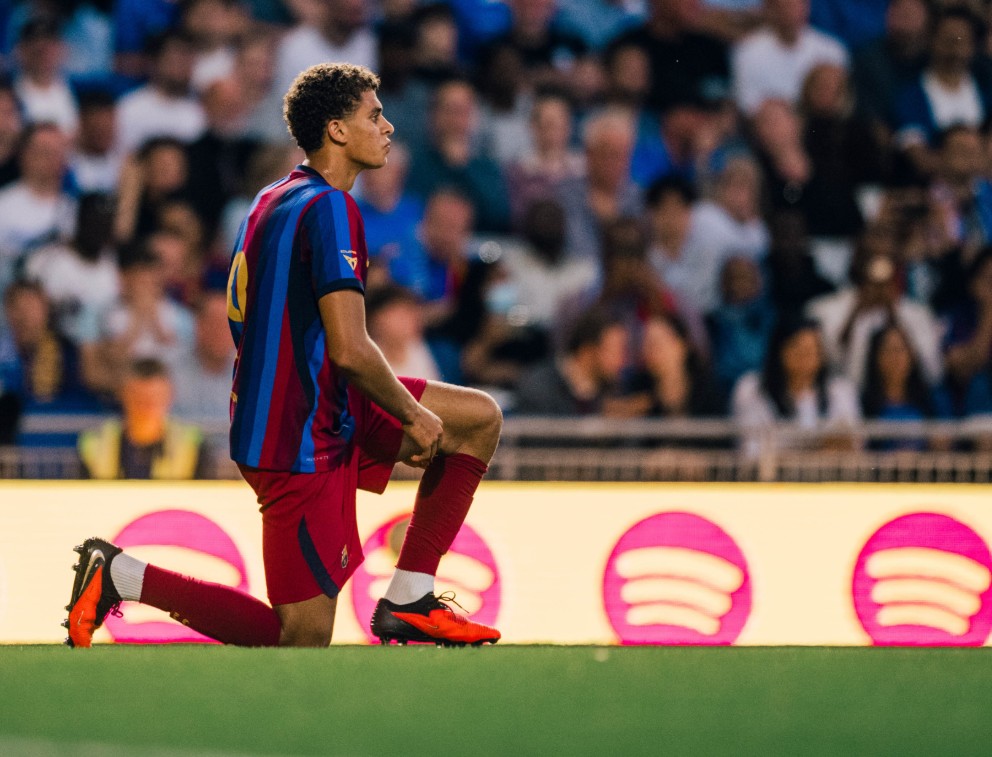 Siapakah Hamza Abdelkarim Wonderkid Barcelona yang Curi Perhatian Hansi Flick