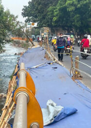 Trotoar di Jalan Raya Sawangan Depok Amblas, Akses Pejalan Kaki Terputus