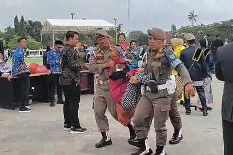 Wanita ODGJ di Indramayu Diamankan Usai Terobos Upacara, Nyaris Sentuh Bupati