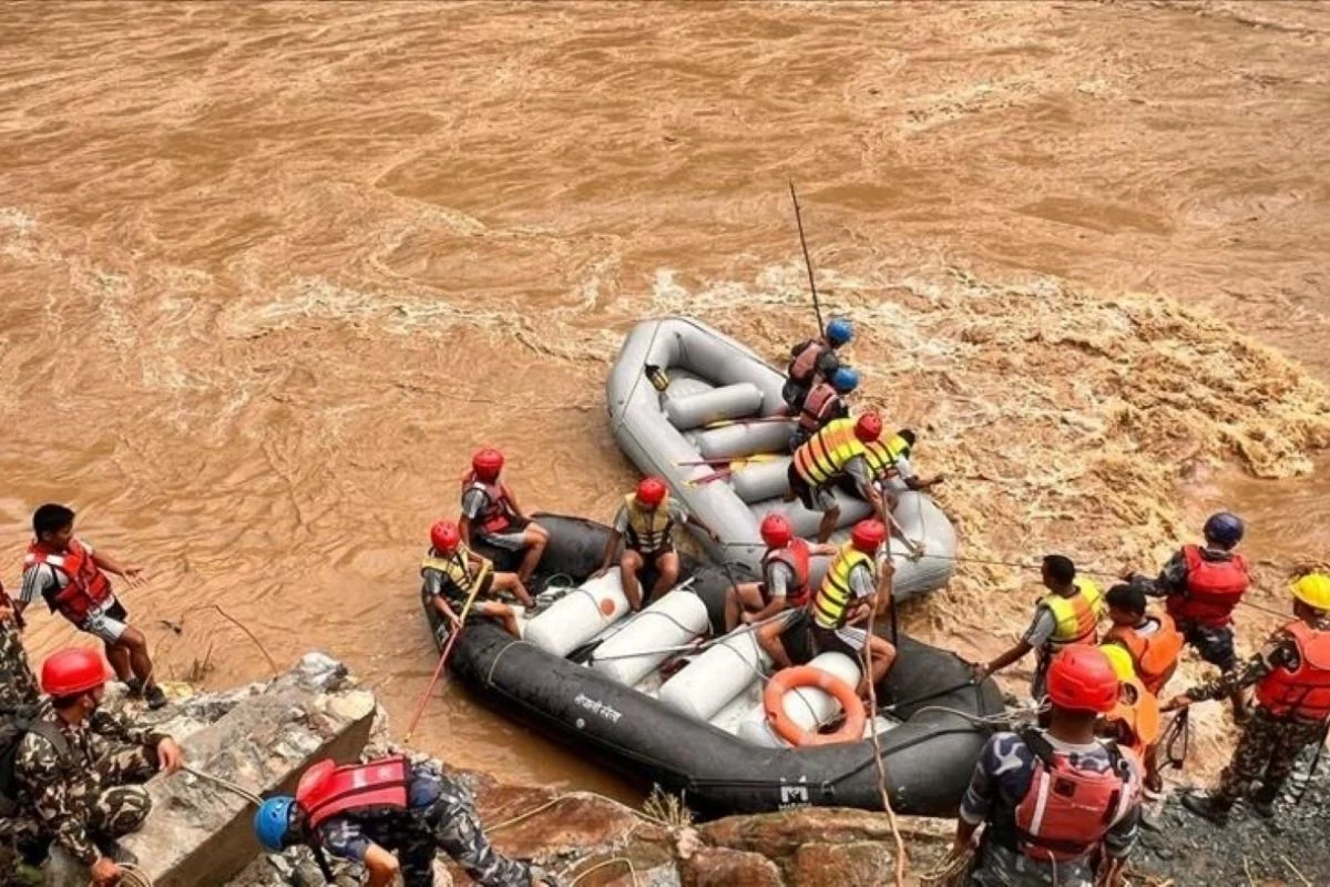 Banjir Bandang Nepal-Tiongkok Tewaskan Lebih dari 1.000 Orang dan Ribuan Hilang