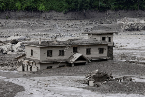 Foto 95 Orang Tewas Imbas Banjir Bandang di Nepal