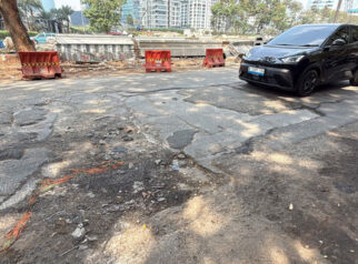 Jalan di Tengah Gedung Tinggi Kuningan Kerap Rusak meski Sudah Ditambal