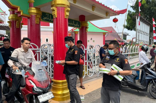 Kabut Asap, Sidokkes Polrestabes Palembang dan Biddokes Polda Sumsel Bagikan 5.500 Lembar Masker Gratis
