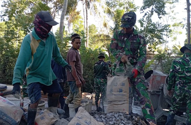 Kejar Target, Satgas dan Warga Kebut Pengecoran Jalan TMMD di Salatiga