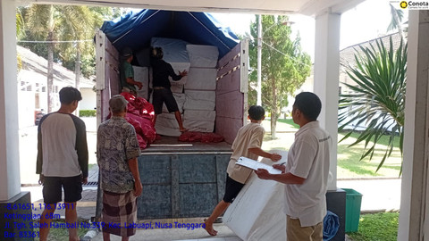 Kemensos Kirim Bantuan untuk Korban Kebakaran di Kampung Adat Wisata Sade
