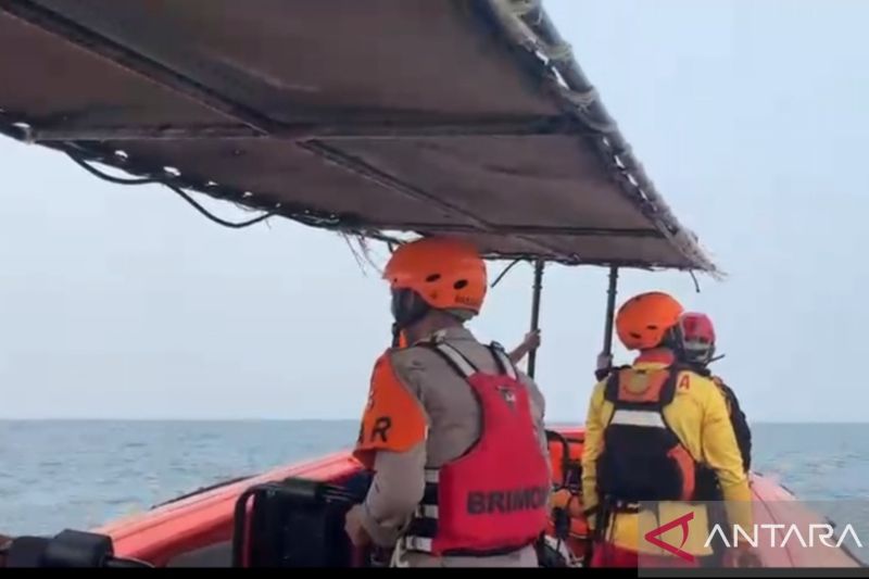 Pencarian Jurnalis Hilang di Selat Sunda Diperluas, Kerahkan 18 Kapal dan 1 Helikopter