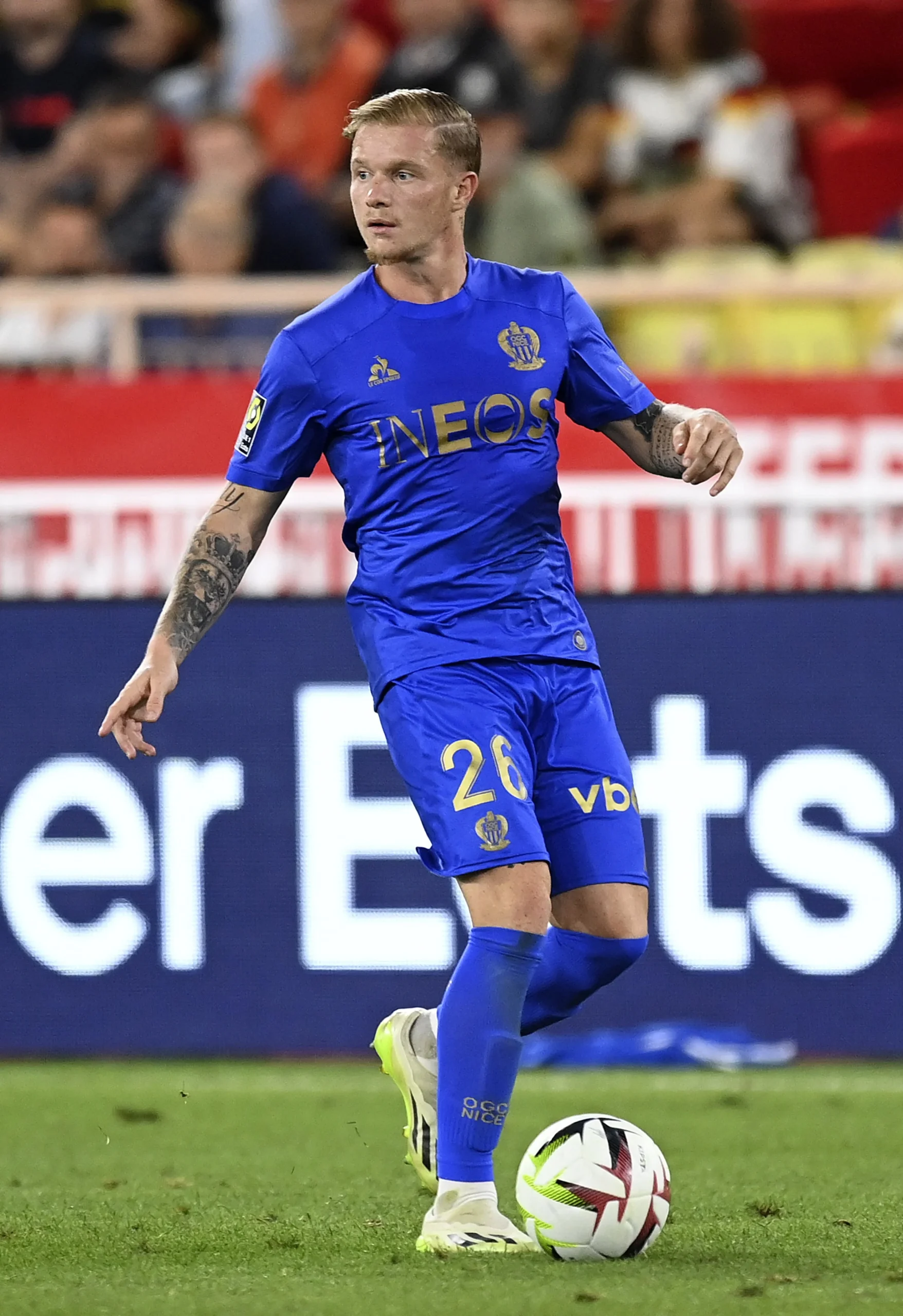 Perkembangan Terbaru Transfer Melvin Bard ke Leeds United Menjelang Batas Waktu