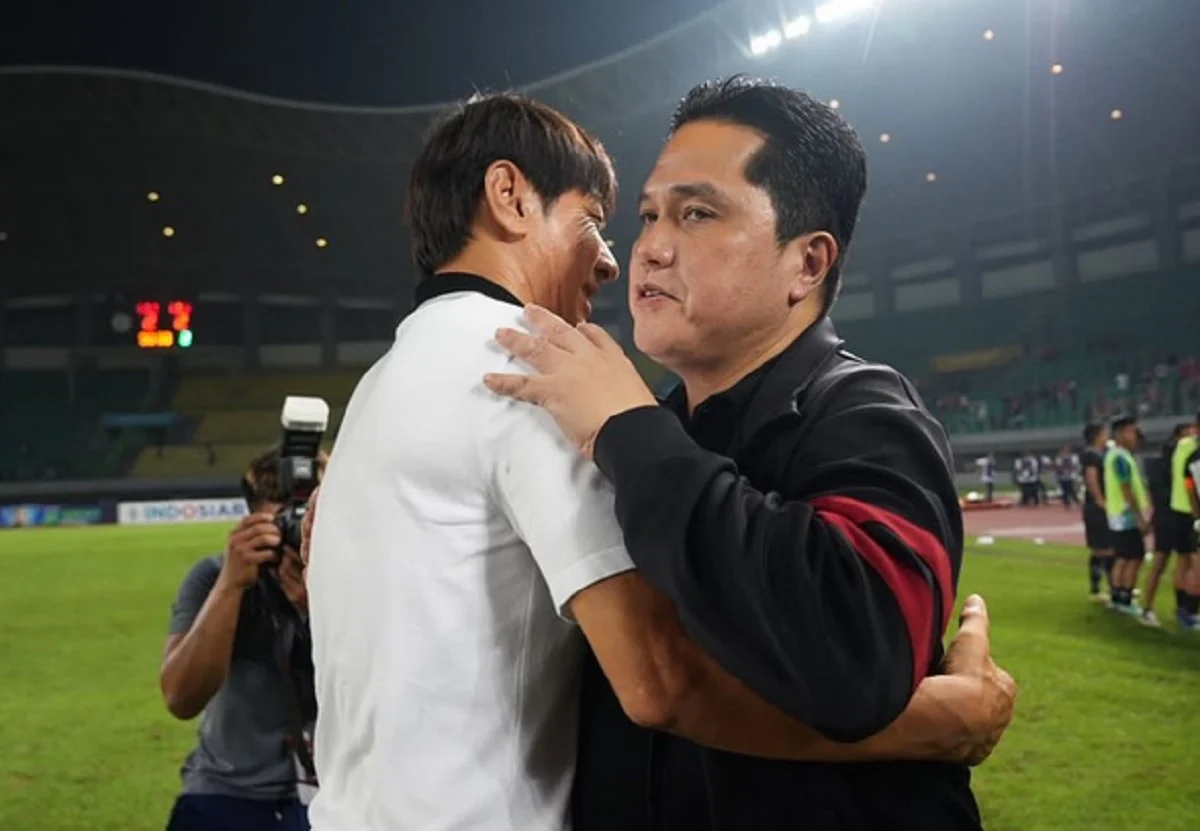Pertemuan Shin Tae-yong dan Erick Thohir: Pelukan Damai dan Spekulasi Kembalinya Pelatih Timnas Indonesia
