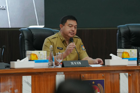 Sekjen Kemendagri Minta Pemda Jaga Stabilitas Harga Acuan Usai IPH Naik