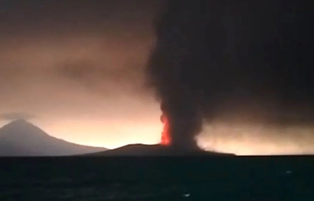 Status Anak Krakatau Siaga, Polda Lampung Larang Nelayan dan Wisatawan Mendekat