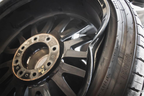 Velg Mobil Peyang Tak Selalu Kelihatan, Begini Gejalanya Saat Berkendara