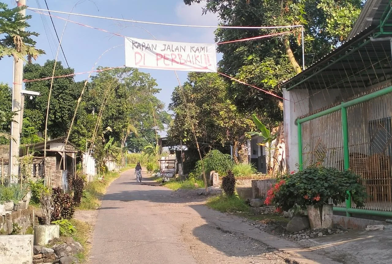 Pemkab Lumajang Berkomitmen Perbaiki Jalan Tempeh-Pasrujambe Usai Diprotes LPP RRI