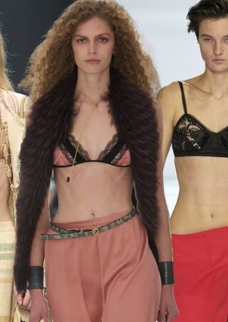 Runway Spring 2027 Tampilkan Bra Sebagai Elemen Utama Busana