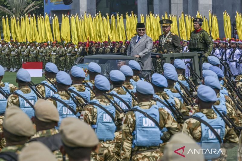 TNI Kenakan Pakaian Dinas Upacara Baru dengan Unsur Budaya Indonesia