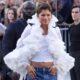 Zendaya Tiba di Show Louis Vuitton dengan Ruffled Jacket Paling Romantis